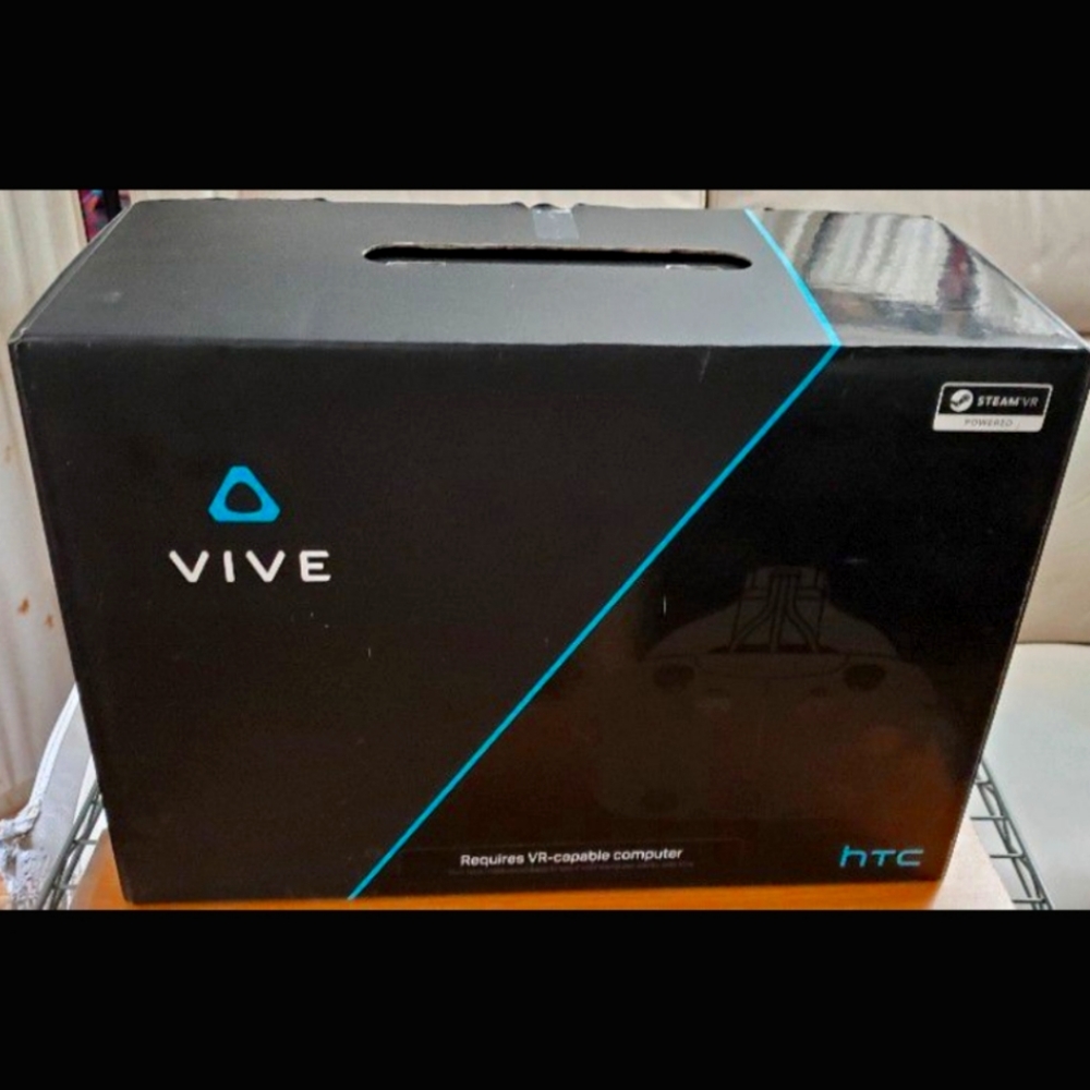 (((SOLD))) HTC VIVE Virtual Reality System - Full Kit System - Like New